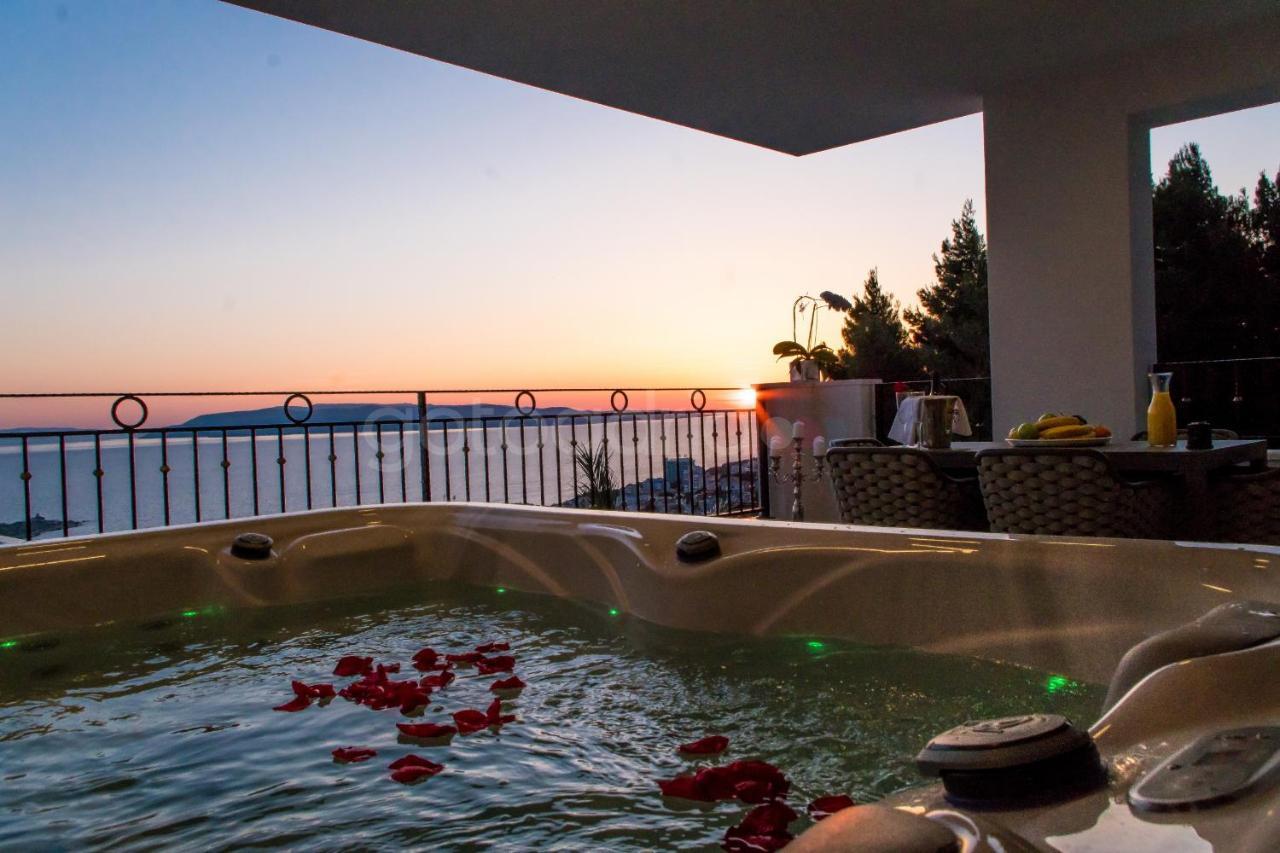 Villa Smaragd - Opal - Luxury Apt With Shared Pool And Private Hot Tub Μακάρσκα Εξωτερικό φωτογραφία