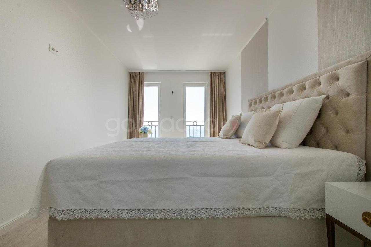 Villa Smaragd - Opal - Luxury Apt With Shared Pool And Private Hot Tub Μακάρσκα Εξωτερικό φωτογραφία