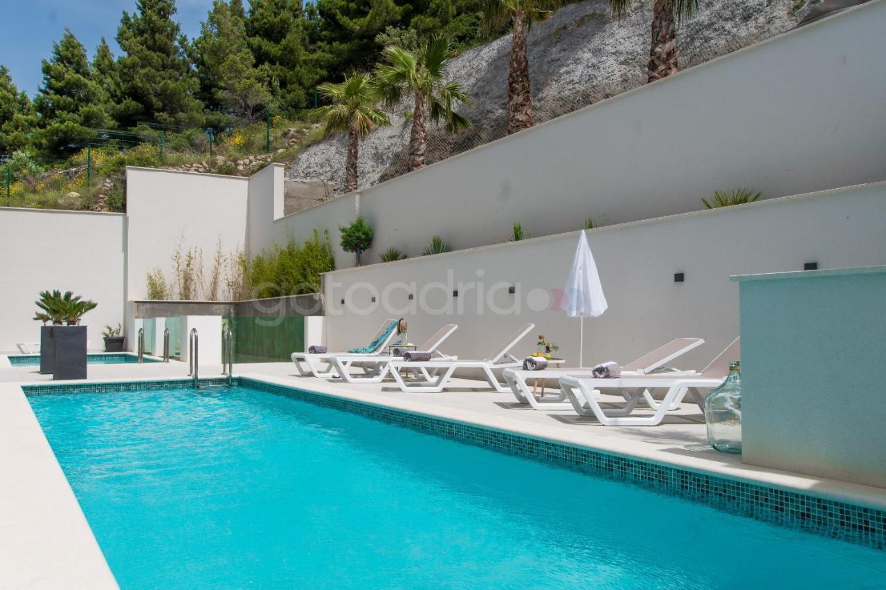 Villa Smaragd - Opal - Luxury Apt With Shared Pool And Private Hot Tub Μακάρσκα Εξωτερικό φωτογραφία