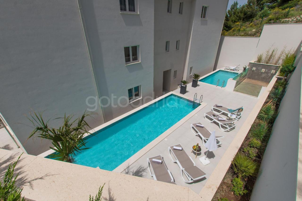 Villa Smaragd - Opal - Luxury Apt With Shared Pool And Private Hot Tub Μακάρσκα Εξωτερικό φωτογραφία
